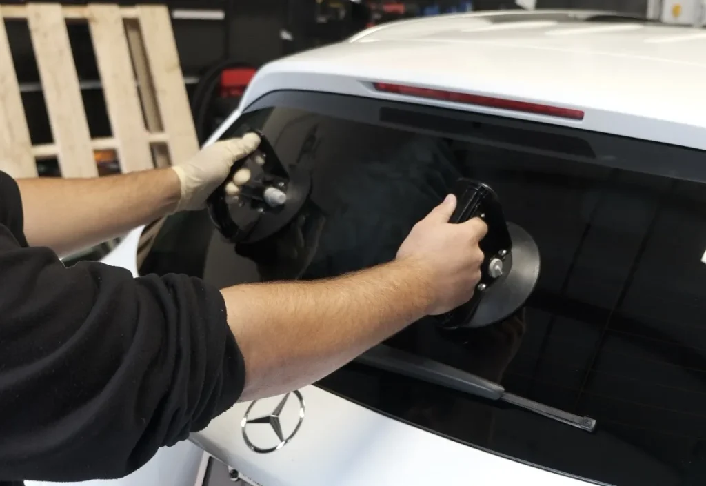 Austin’s Top Windshield Maintenance Company 9 SUV Back Glass Replacement