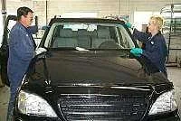 What to Do After Getting a New Windshield Replaced 1 a install