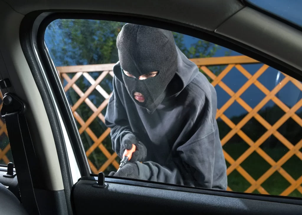 car break in Austin Tx broken vehicle window