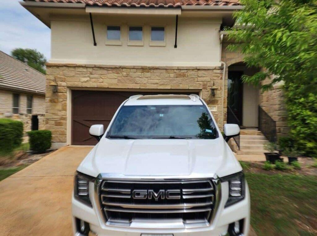 2023 GMC Yukon windshield replacement with ADAS calibration off Maxwell Way in Lakeway, Tx 78738
